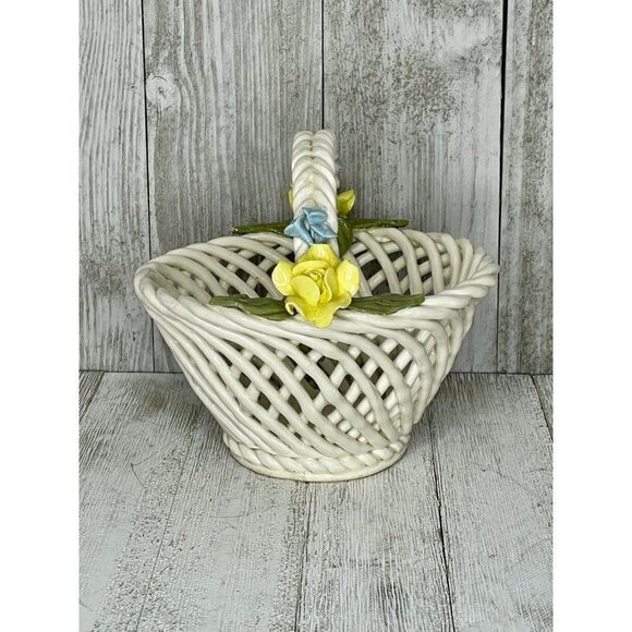 Vintage Bassano Capodimonte Style Italian Ceramic Woven Basket - Picture 2 of 8